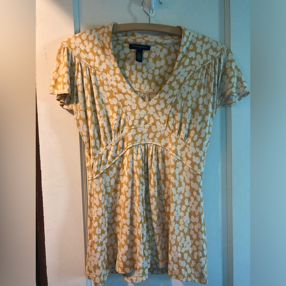 Banana Republic short sleeve blouse